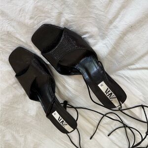 Zara Black Heeled Shoes Elegant Design